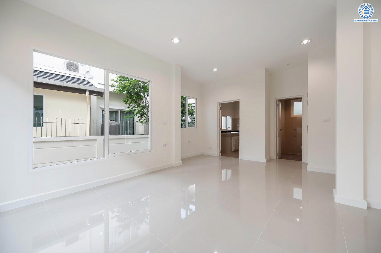 บ้านมือสองตกแต่งใหม่ โครงการ เดอะซิตี้2 พระราม5-ราชพฤกษ์ เนื้อที่ 62.5 ตร.ว. ดีไซน์ตอบทุกไลฟ์สไตล์ ฟังก์ชัน 3 ห้องนอน 3 ห้องน้ำ จอดรถได้ 2 คัน บนทำเลติดถนนใหญ่ เชื่อมต่อทุกเส้นทาง ใกล้จุดขึ้นทางด่วน "ศรีรัช" รายล้อมด้วยสิ่งอำนวยความสะดวกมากมาย